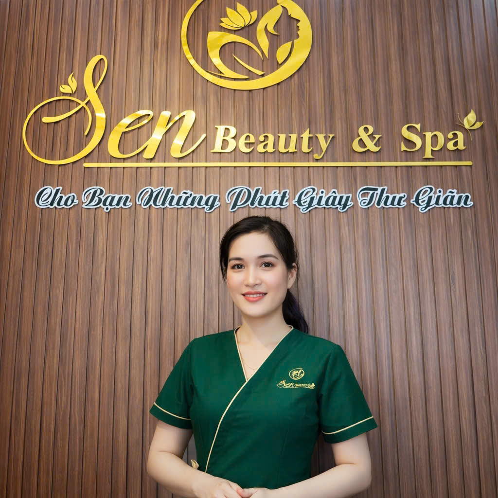 Đặng Phương Loan (CN2)